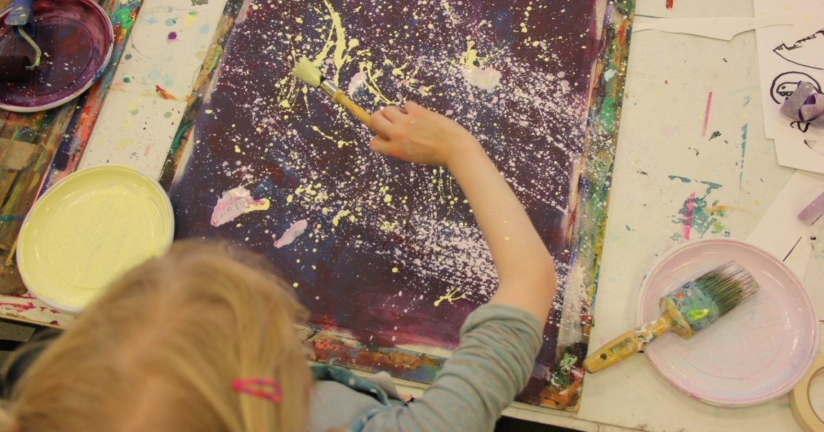 Mini Atelier: samen knutselen en kliederen voor ouder en kind van 2 tot 4 jaar bij Tumult